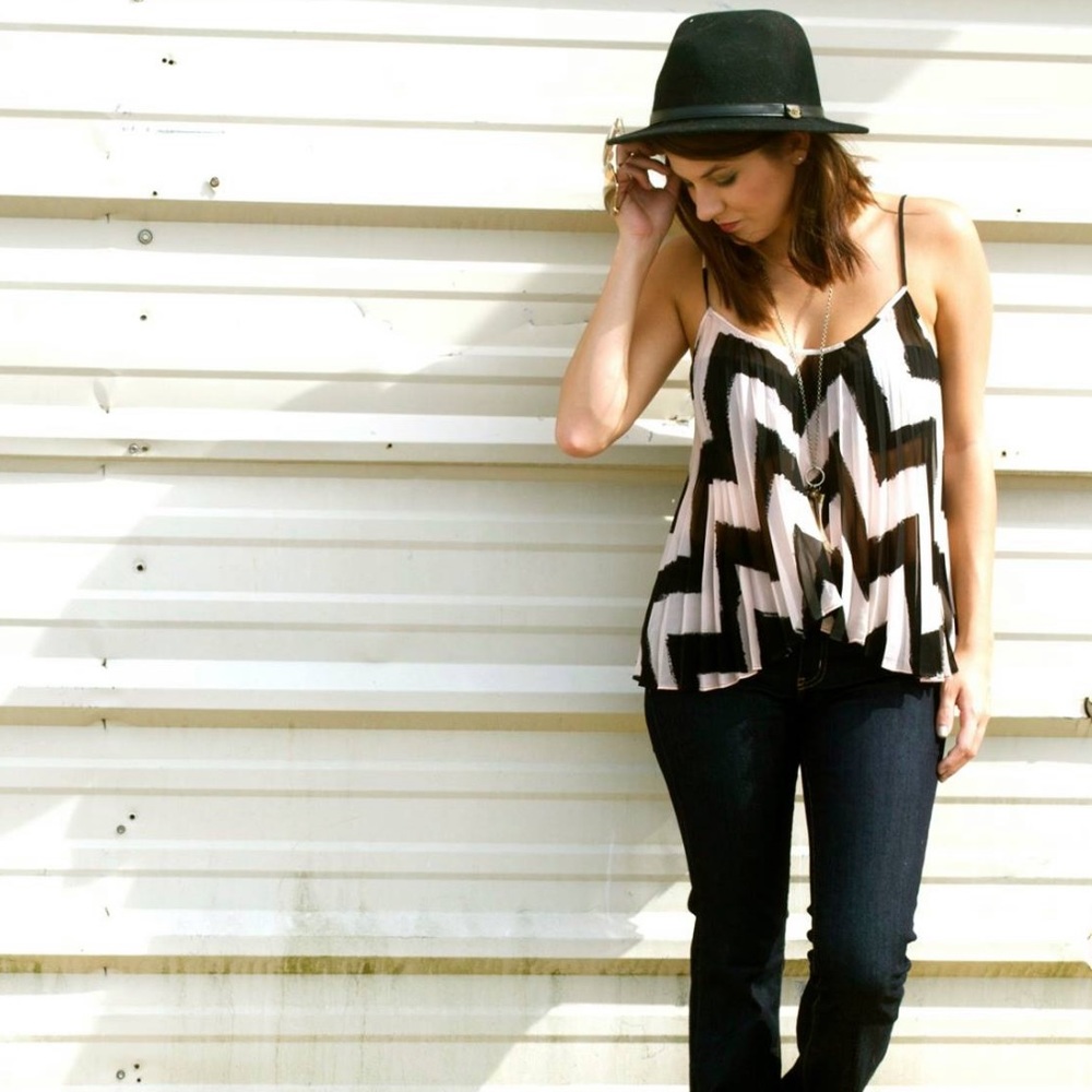 Pleated pink and black top